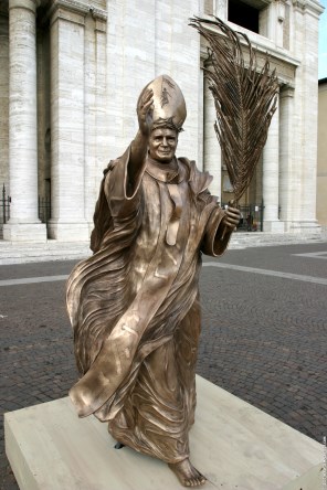 교황 성 요한 바오로 2세_photo by Benjamin_at the Basilica of Santa Maria degli Angeli in Assisi_Italy.jpg